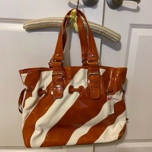 NWT Dooney and Burke shoulder bag